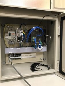 無線通信機器収容盤
